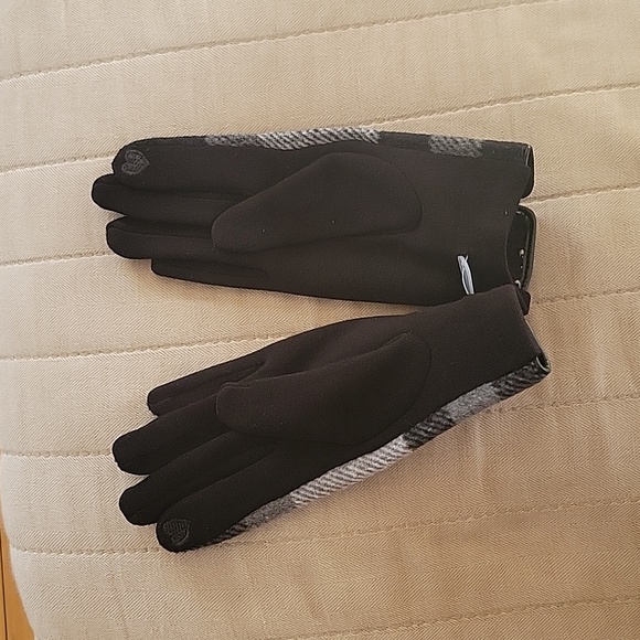 Burberry style warm can touch screen gloves, LV wallet and small bag for watch - Picture 5 of 6